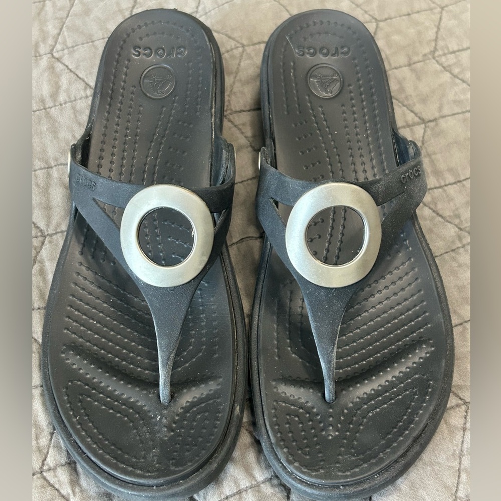 Crocs Sanrah Circle Sandal Women’s 11 Black Wedge